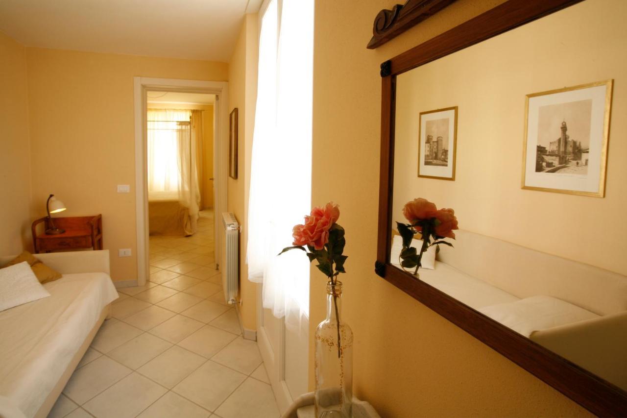 Villa Amelia Rooms Marina di Pietrasanta Bagian luar foto