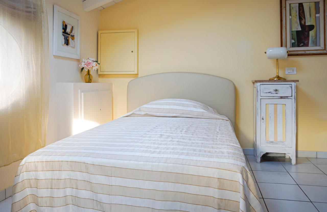 Villa Amelia Rooms Marina di Pietrasanta Bagian luar foto