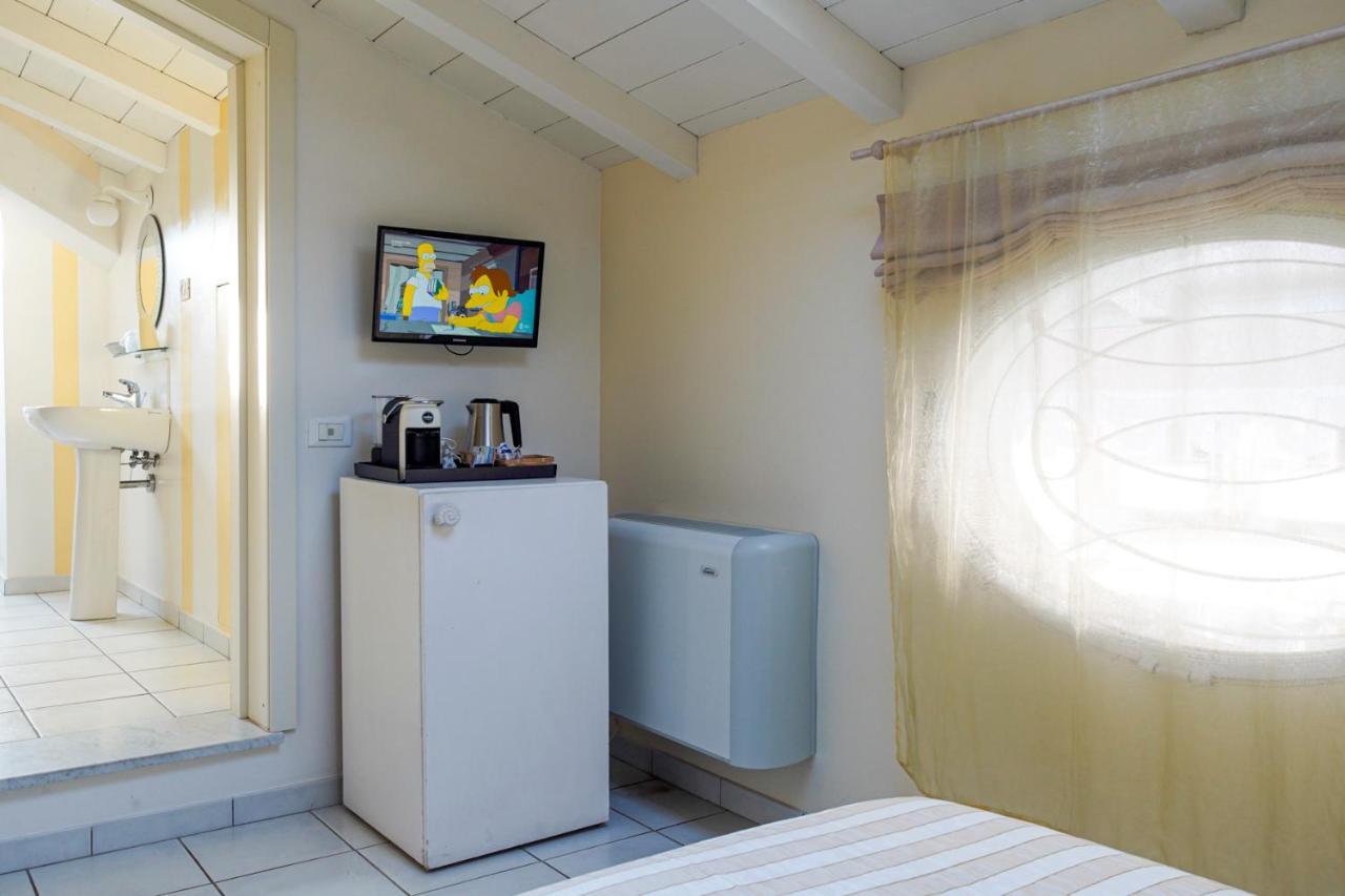 Villa Amelia Rooms Marina di Pietrasanta Bagian luar foto