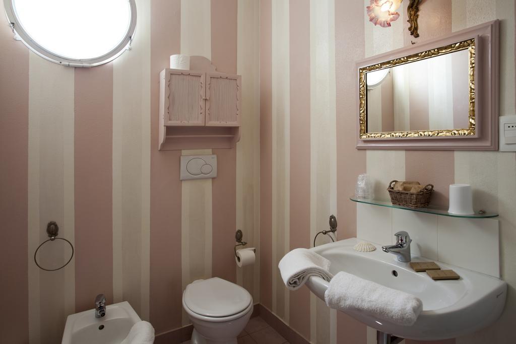 Villa Amelia Rooms Marina di Pietrasanta Bagian luar foto
