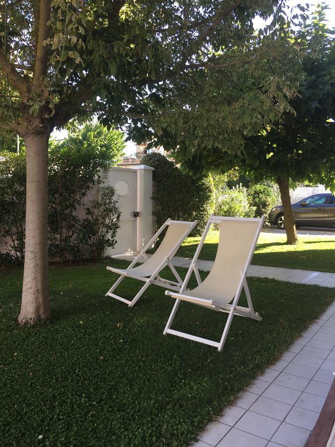 Villa Amelia Rooms Marina di Pietrasanta Bagian luar foto